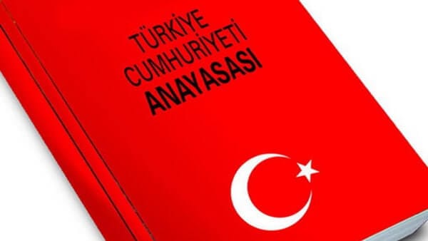 Türkiye Cumhuriyeti Anayasasında yer alan çalışma hakkı ile ilgili hükümlere ilişkin aşağıdaki ifadelerden hangisi yanlı